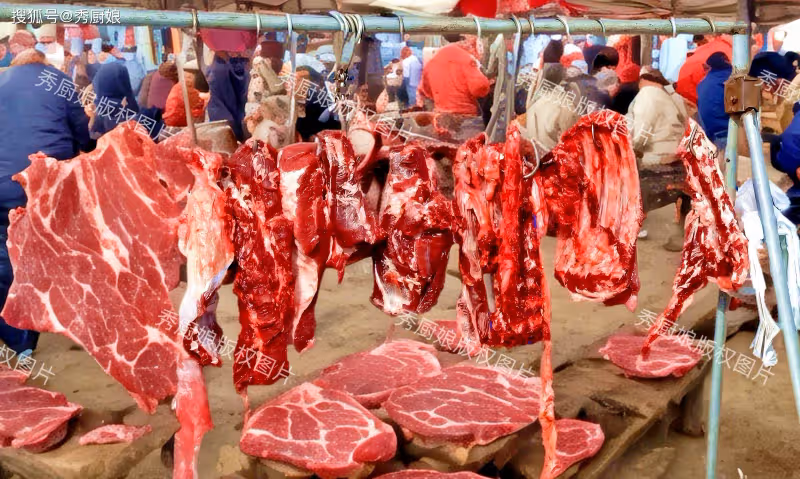 買牛肉，買「掛著的」還是「擺著的」？肉販說了實話，差別真大！