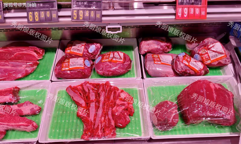買牛肉，買「掛著的」還是「擺著的」？肉販說了實話，差別真大！