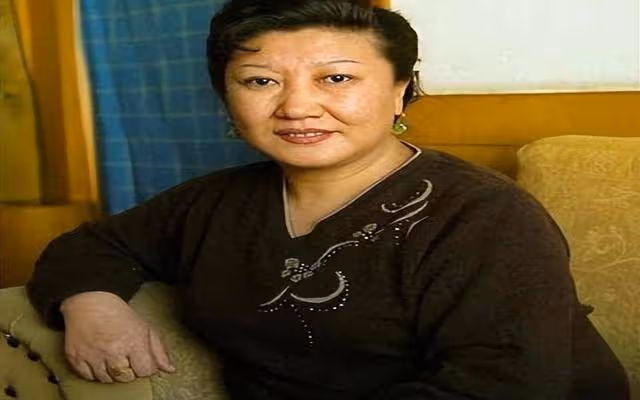 她離世19年遺產成空,女兒揮霍7套房,與趙本山恩怨至死未解