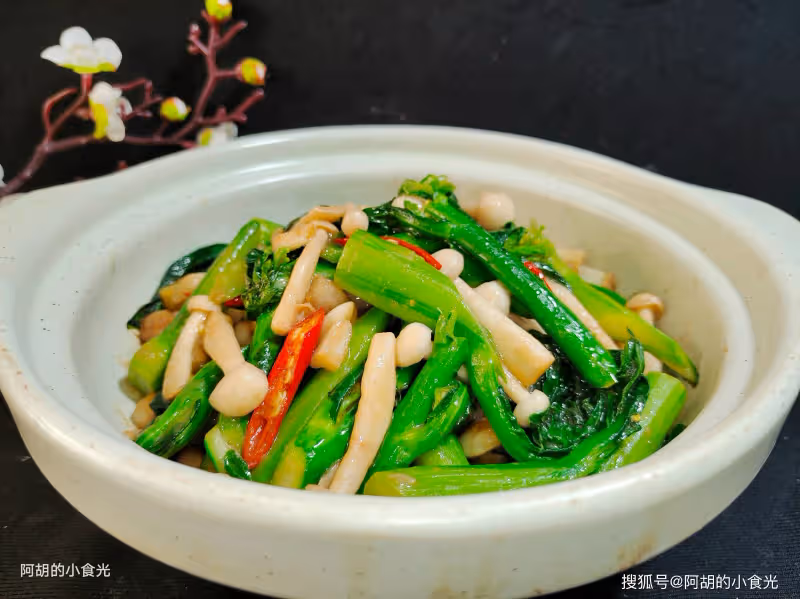 入冬後這菜敞開吃，蔬菜中的補鈣能手！大火炒一盤，一口脆嫩、滿口鮮香