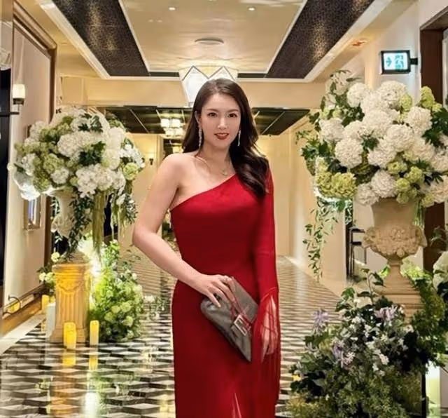 香港知名女星再曝離婚,婚後老公不肯生小孩,夫妻倆許久不同框