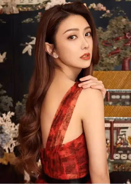 美少女薛凱琪自曝曾遭遇父母情感危機,偏激時更持刀欲跳樓