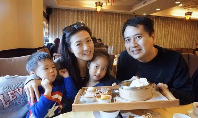 TVB實力女星近況曝光!出席活動大秀完美身材,修長美腿成焦點