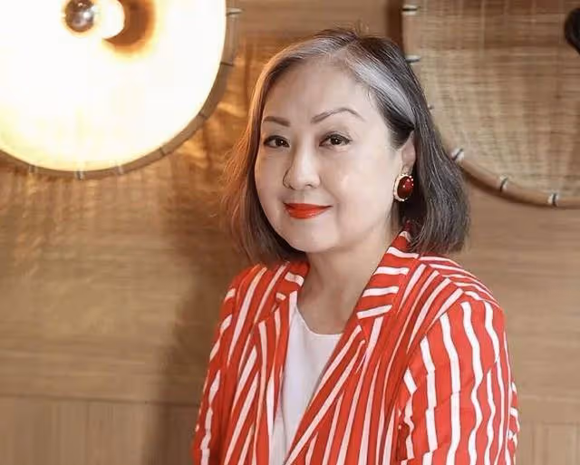 TVB知名老戲骨拍戲遭故意針對！同場演員不出聲，直接向監製投訴