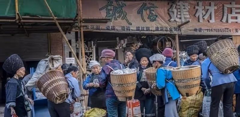 富豪兒子2歲被拐,33年後找到竟然在種地,得知兒子經歷崩潰大哭
