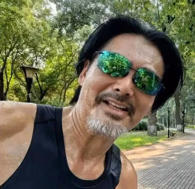 69歲周潤發被曝患腫瘤離世！曾表示死後捐出56億財產，本人回應了