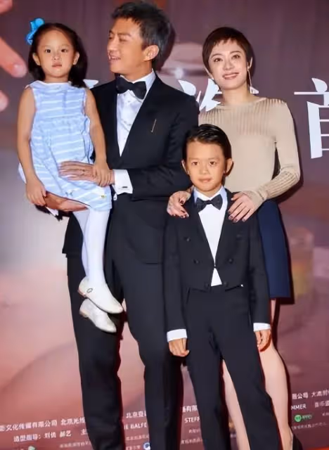 鄧超新片宣傳,兒女出鏡引熱議:明星子女如何平衡隱私與公眾關注
