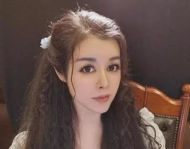 醫美女王於文紅:從白手起家到47億身價,五婚終嫁小20歲男模