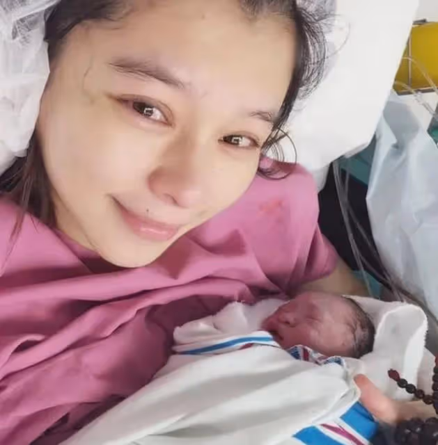 一脫成名的徐若瑄,如今被爆身患癌症,曾經為嫁富豪打300針保胎