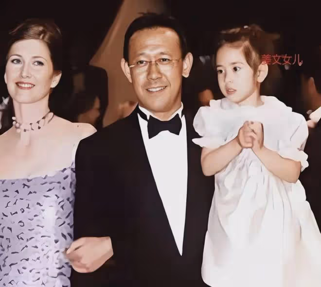 同為影帝姜文基因,女兒被他夸最美,卻捧兒子卻不捧女兒,為何?