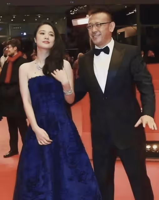 同為影帝姜文基因,女兒被他夸最美,卻捧兒子卻不捧女兒,為何?