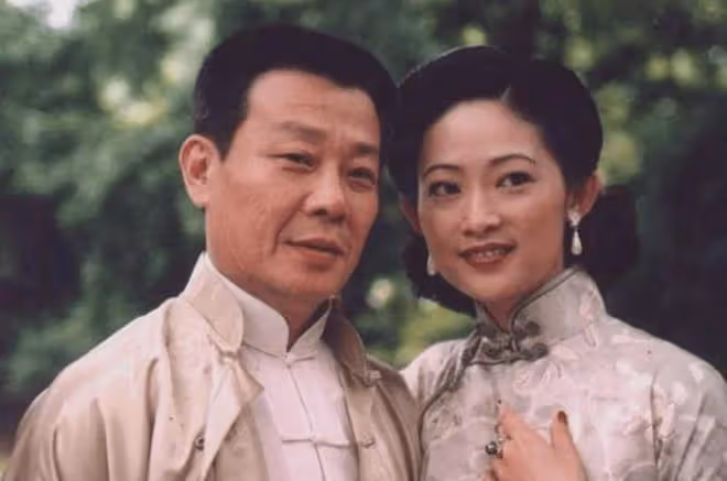 寇世勛後悔的腸子都青了:骨血都被榨乾了,一男同侍二女41年