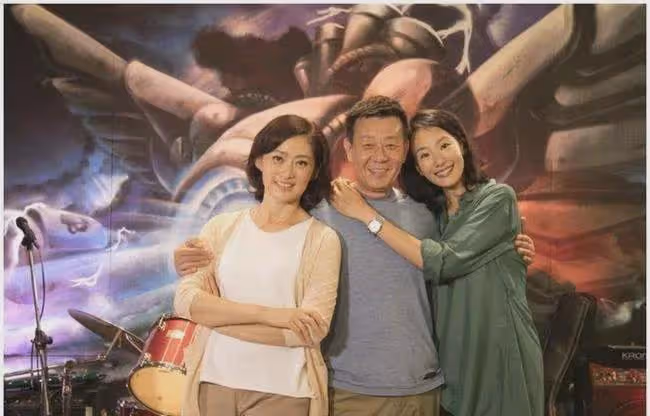 寇世勛後悔的腸子都青了:骨血都被榨乾了,一男同侍二女41年