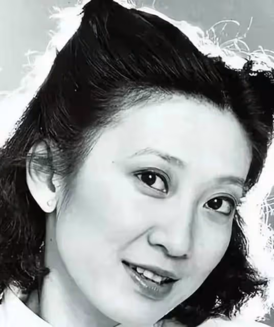 73歲徐克當爹,小30歲女友懷孕,丁克36年的施南生,值嗎?