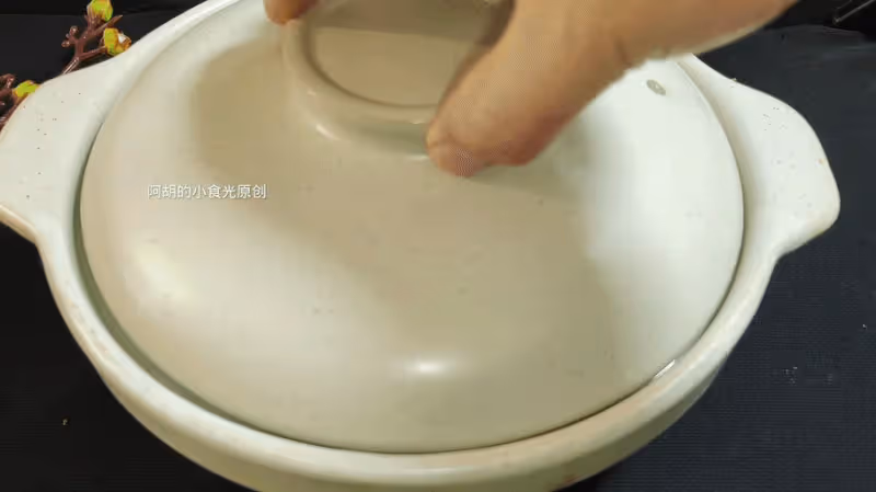 是時候吃此菜了，水裡長出的時鮮貨！隨手燜一鍋，時令鮮蔬、一口粉糯鮮香