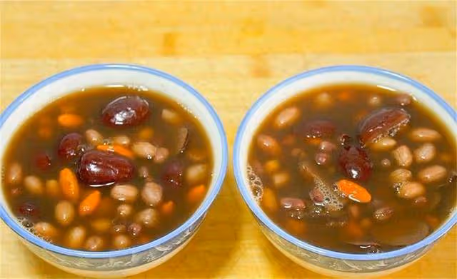氣血不好的人，立冬後要常喝五紅湯，營養又滋補，學會煲給家人喝