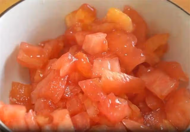 菜花不要直接下鍋炒，大廚告訴我一個小訣竅，口感鮮脆又入味