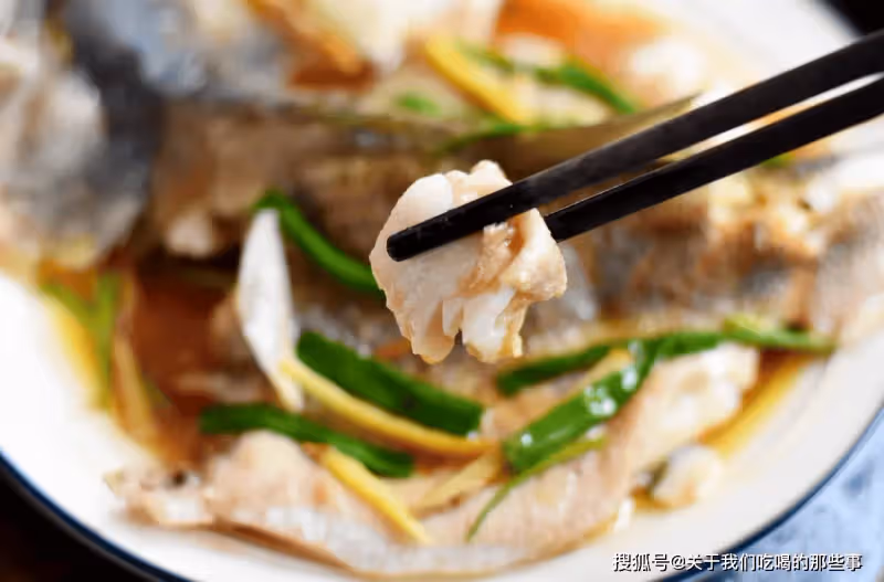 不管蒸哪種魚,只用「4樣料」就夠了!簡單好吃,魚肉鮮嫩不腥
