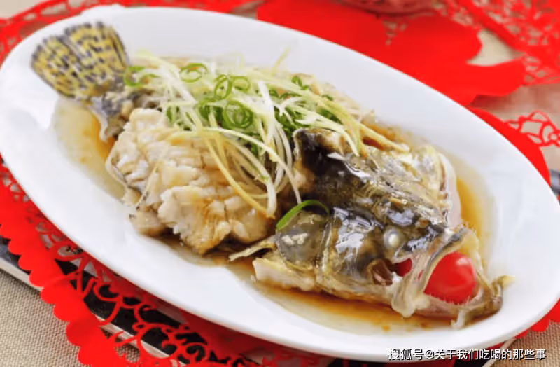 不管蒸哪種魚,只用「4樣料」就夠了!簡單好吃,魚肉鮮嫩不腥