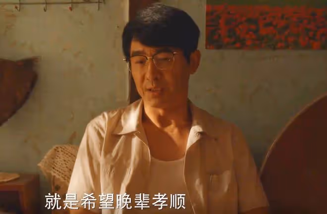 《小巷人家》結局:黃玲的五大幫手上線,李佳第二,莊家二老活該