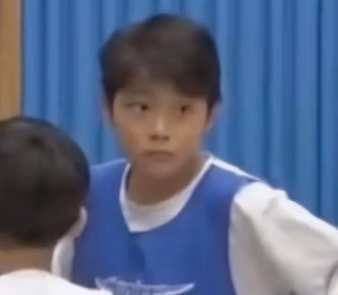 李秉憲10歲兒子近照曝光,遺傳父親的帥氣,酷愛籃球和棒球運動