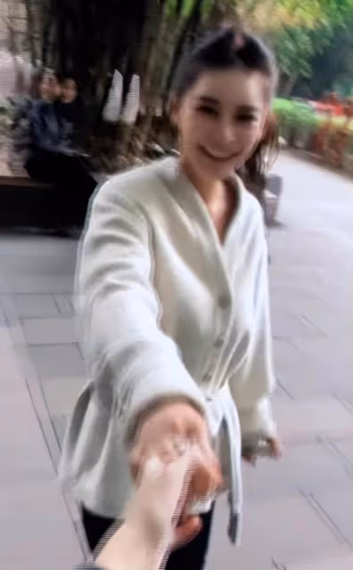 汪小菲帶小梅喝北京豆汁,小梅一點也不嬌氣,全部吃光喝光