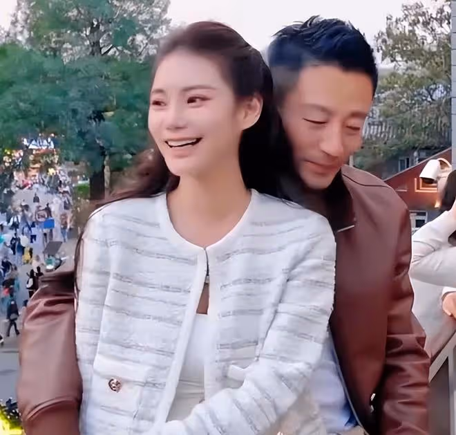汪小菲帶小梅喝北京豆汁,小梅一點也不嬌氣,全部吃光喝光