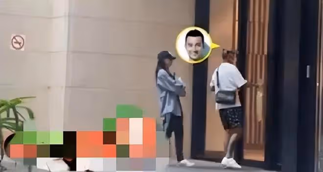 42歲姚笛回歸螢屏,受邀擔任電影節嘉賓,波浪卷髮狀態很好