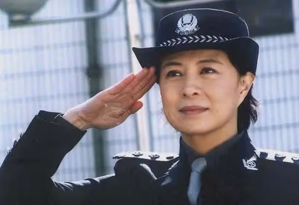 演員劉佳:37年豪門婚姻零緋聞,兒子成驕傲,幸福秘訣何在?