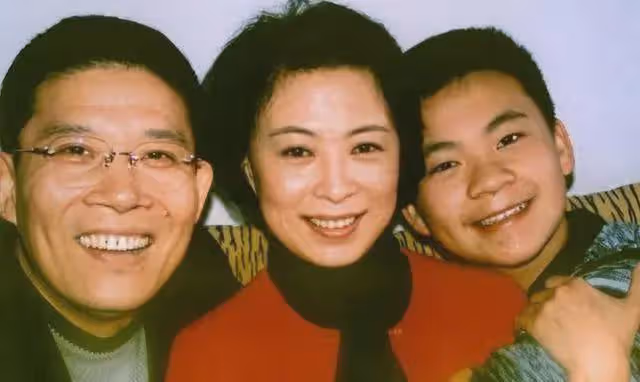 演員劉佳:37年豪門婚姻零緋聞,兒子成驕傲,幸福秘訣何在?