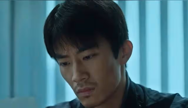 宿敵:劇中隱藏最深間諜曝光,郭偉傑崩潰逃離國安,周佳遺憾犧牲