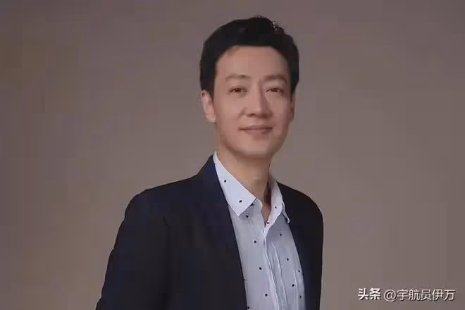 長了一張英俊瀟灑的臉，卻從不沾花惹草，這4位男星太難得了