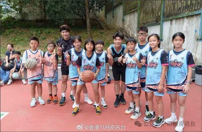 孖許家傑參加三人籃球表演賽 羅天宇被封「微笑三分手」