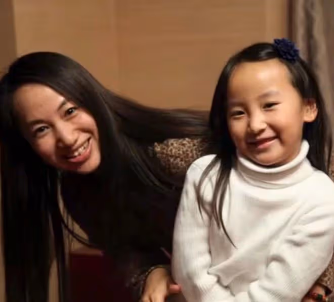 恭喜！18歲TVB小花廣州學校音樂比賽獲雙料冠軍！唱完全場歡呼！