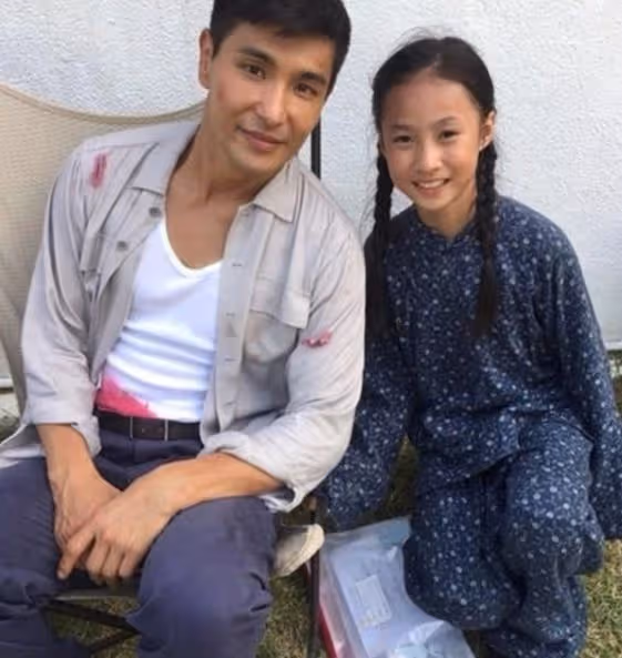 10年前曾合作!TVB視帝陳展鵬拒與17歲小花拍談情戲!稱可以演父女