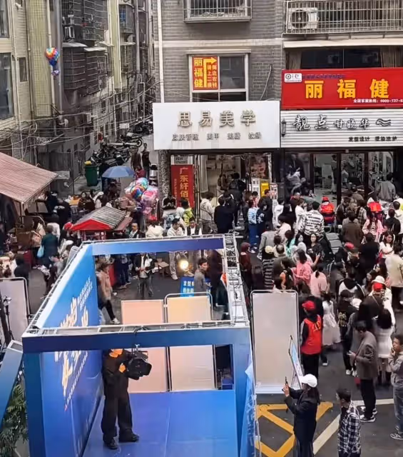 曉華回應向太找她給向佐理髮！粉絲已300多萬，本人回應直播帶貨