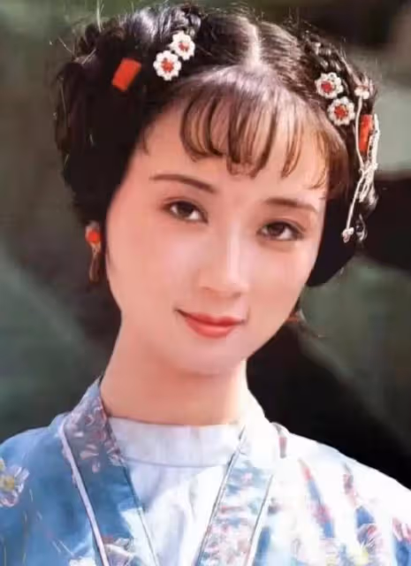 侯長榮陳劍月夫婦與女兒團聚,一家人都是高顏值,母女倆長得好像