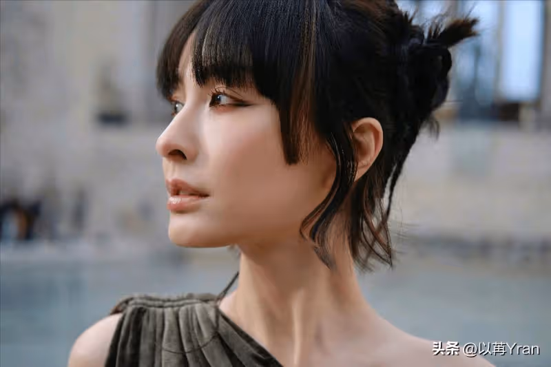 主持人吳昕 : 公布男友鄭凱後 , 如今短髮幹練 , 幸福曬禮物 , 活成了這樣