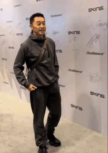 沙溢現身參加活動,身材大瘦顏值上漲不少,本人精神很多顯年輕