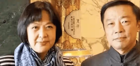 你還記得她嗎?她曾是央視最紅的主持人,如今過著普通老太太生活