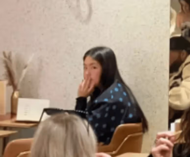李湘王詩齡國外被偶遇,失去美顏身材被打回原形,眼神犀利太嚇