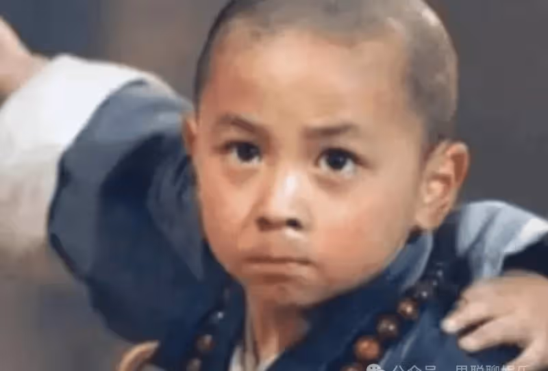 釋小龍妻子露面太吸睛！身材豐滿、長腿搶鏡，五官顏值不輸何潔
