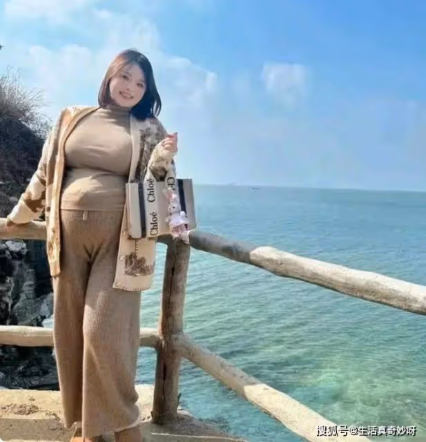 43歲豐腴女子曬自拍,換來的都是嘲諷,女子:我有更多的優點