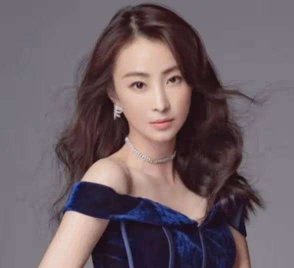 林靜:20年前演壞女人出名,欺負高圓圓,私下被相親市場嫌棄