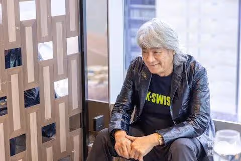 66歲港星傳坐擁千萬身家,與前妻離婚仍是好友,被問感情生活強調有老婆