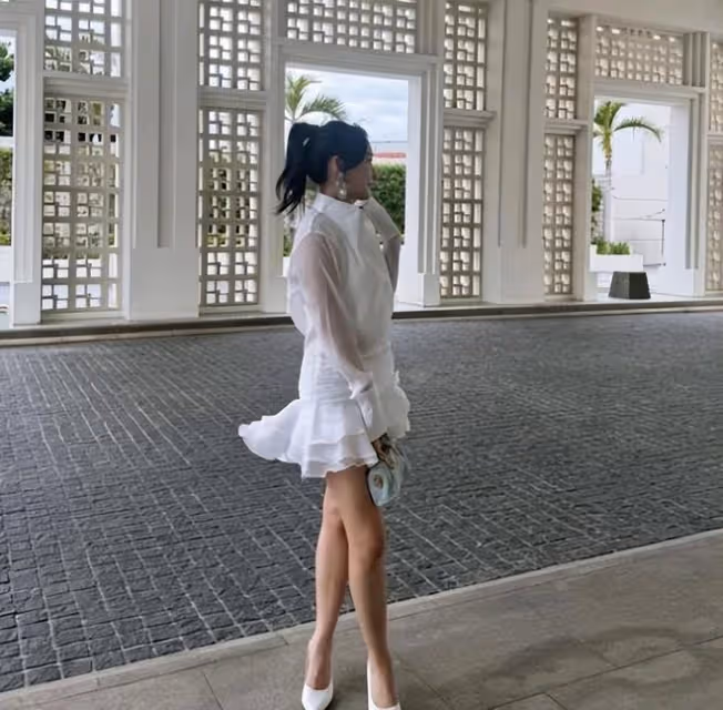 35歲TVB小花陳瀅疑似新戀情，和男友人情侶照互動顯親密