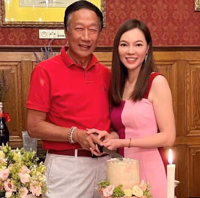 曾馨瑩50歲生日,半個娛樂圈送祝福,74歲富豪老公缺席生日宴