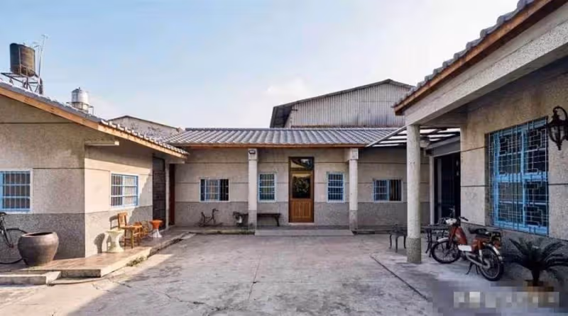屏東父子堅持「買下破舊三合院」鄰居全傻眼，花2年「打造成人間天堂」現況羨煞旁人