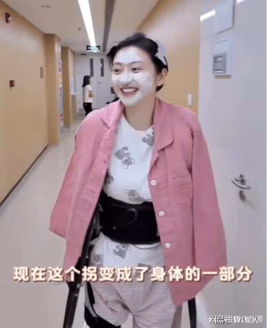 景甜曝出康復視頻!情況不太樂觀,上廁所都蹲不下去,十分樂觀堅強
