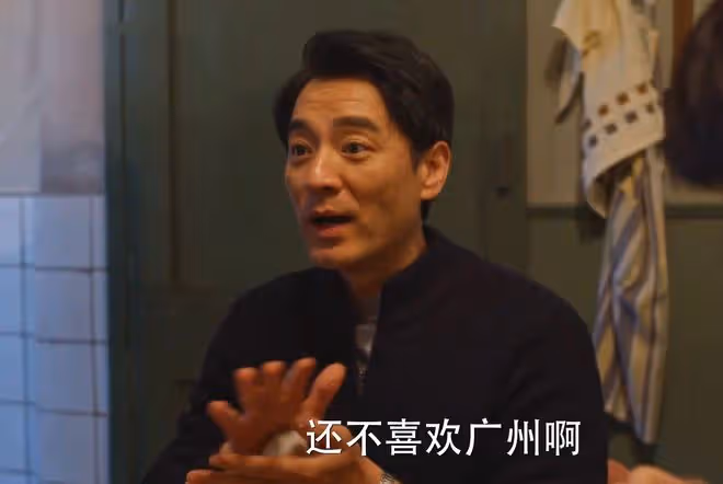 小巷人家：林武峰也給母親寄錢，宋瑩卻不在意，黃玲、宋瑩沒法比